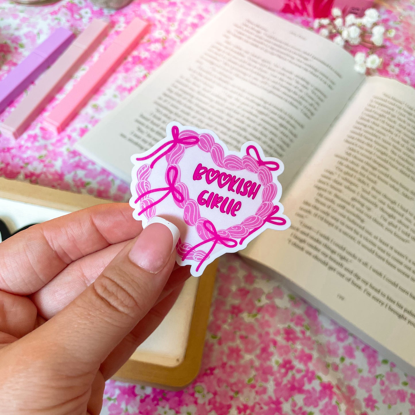 Bookish girlie cake - Sticker