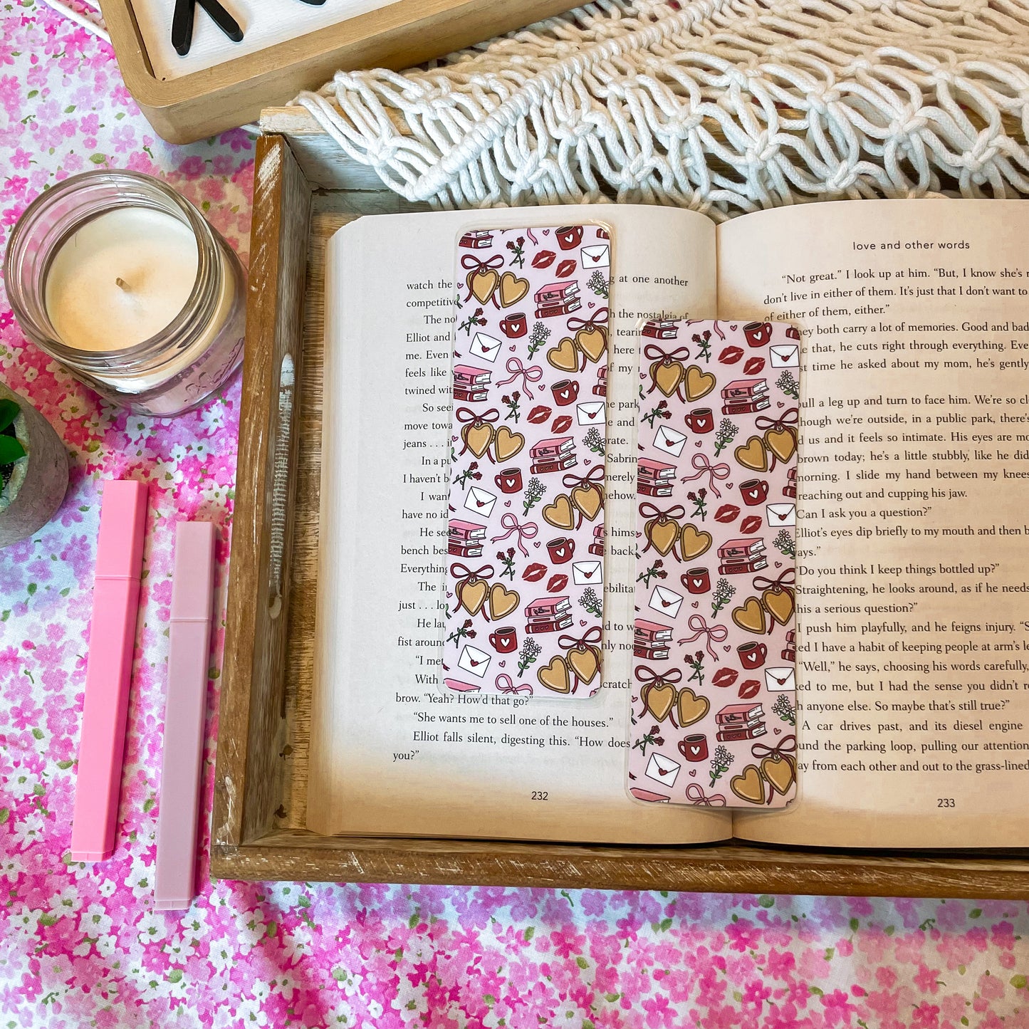 Romance girly - Bookmark