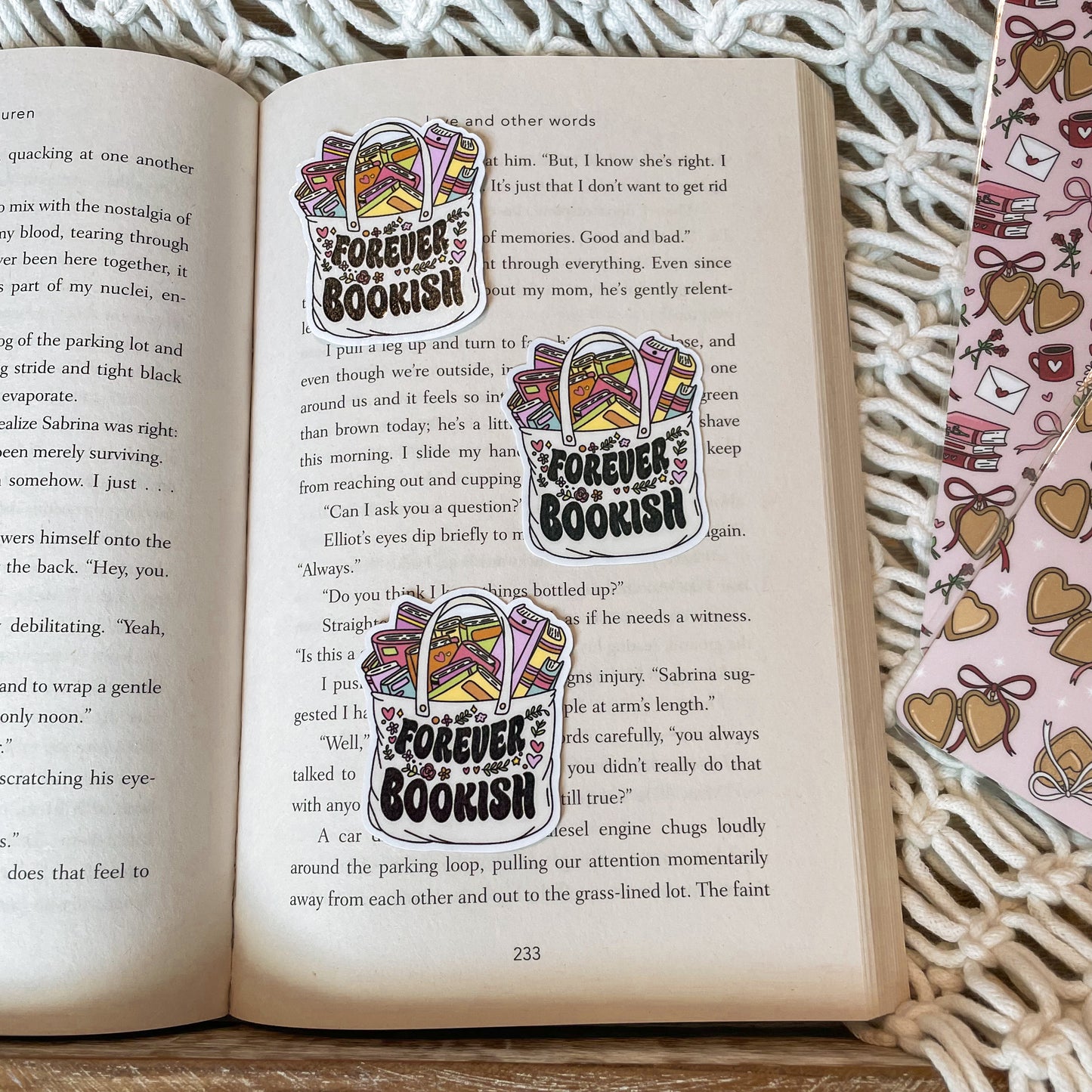 Forever bookish - Sticker